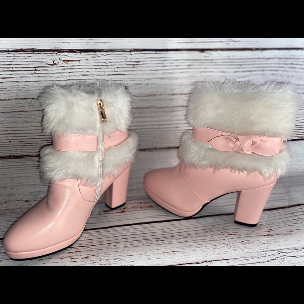 Pink boots with the fur!